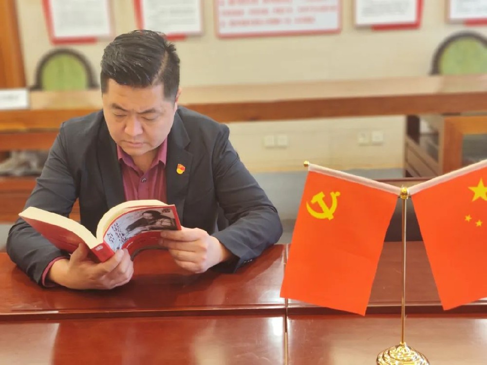 志存高遠(yuǎn)：讀紅書(shū)、建信念